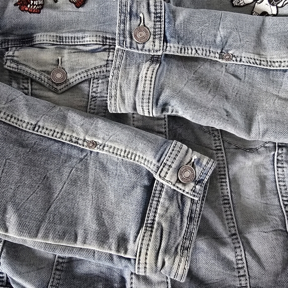 Silver Jeans Light Blue Denim Jacket Skull Patches Gothic Womens XL - Picture 10 of 10